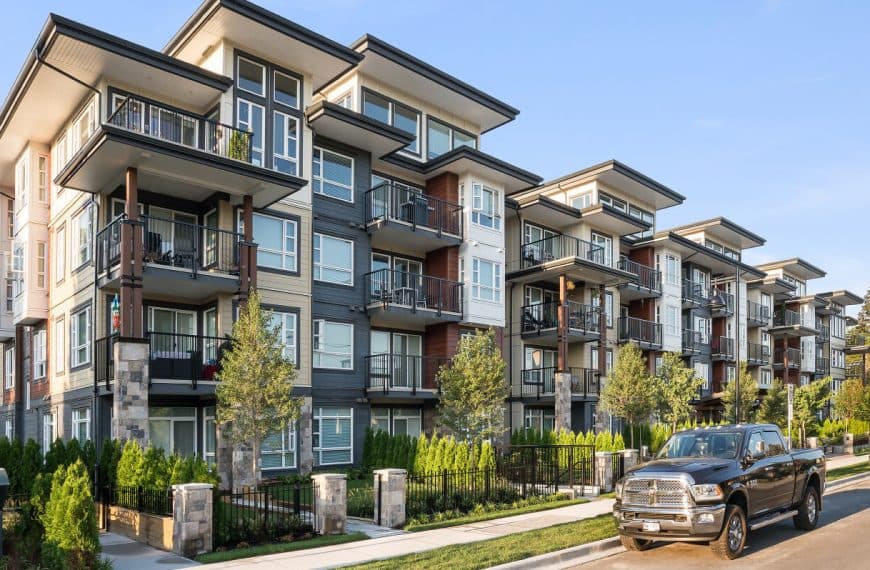 Edge on Edge 3 by MacLean Homes