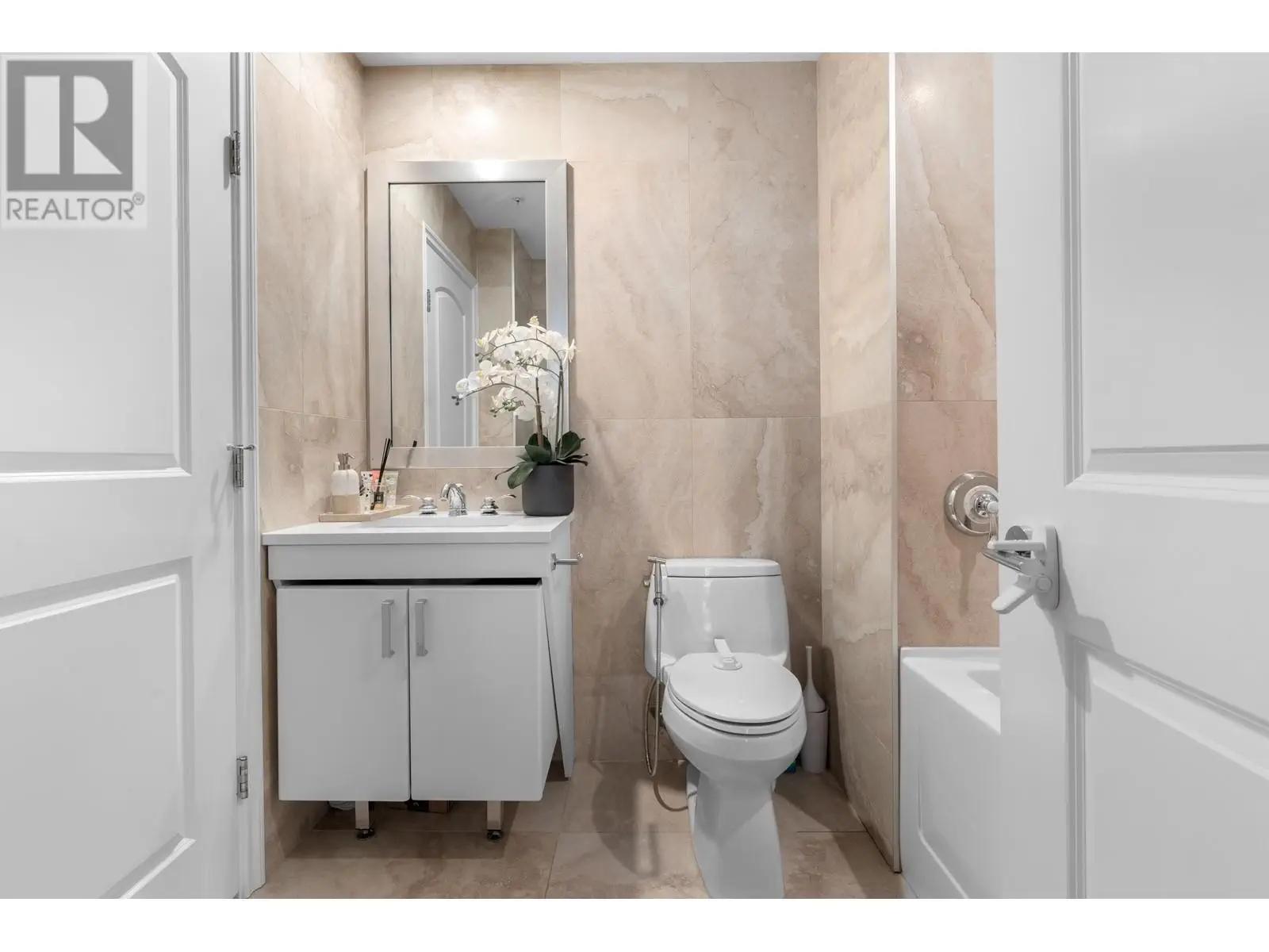 204 175 Victory Ship Way, North Vancouver, British Columbia  V7L 0G1 - Photo 25 - R2925024