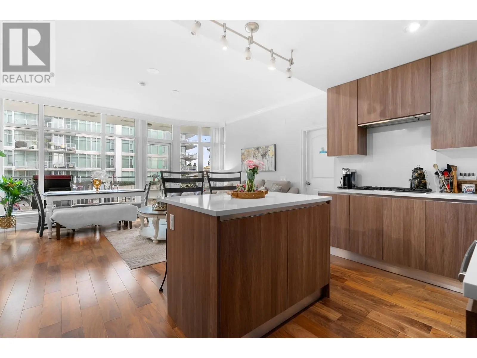 204 175 Victory Ship Way, North Vancouver, British Columbia  V7L 0G1 - Photo 4 - R2925024
