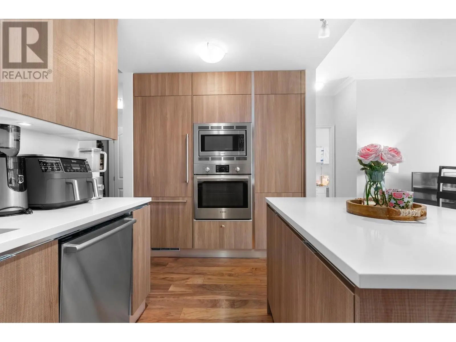 204 175 Victory Ship Way, North Vancouver, British Columbia  V7L 0G1 - Photo 5 - R2925024