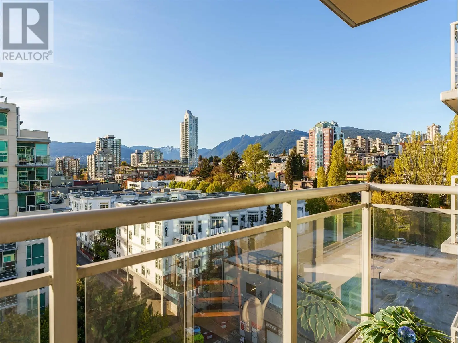 1107 188 E Esplanade, North Vancouver, British Columbia  V7L 4Y1 - Photo 2 - R2958454