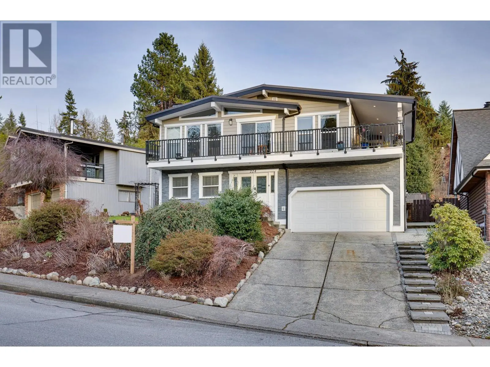 224 April Road, Port Moody, British Columbia  V3H 3W1 - Photo 1 - R2959183