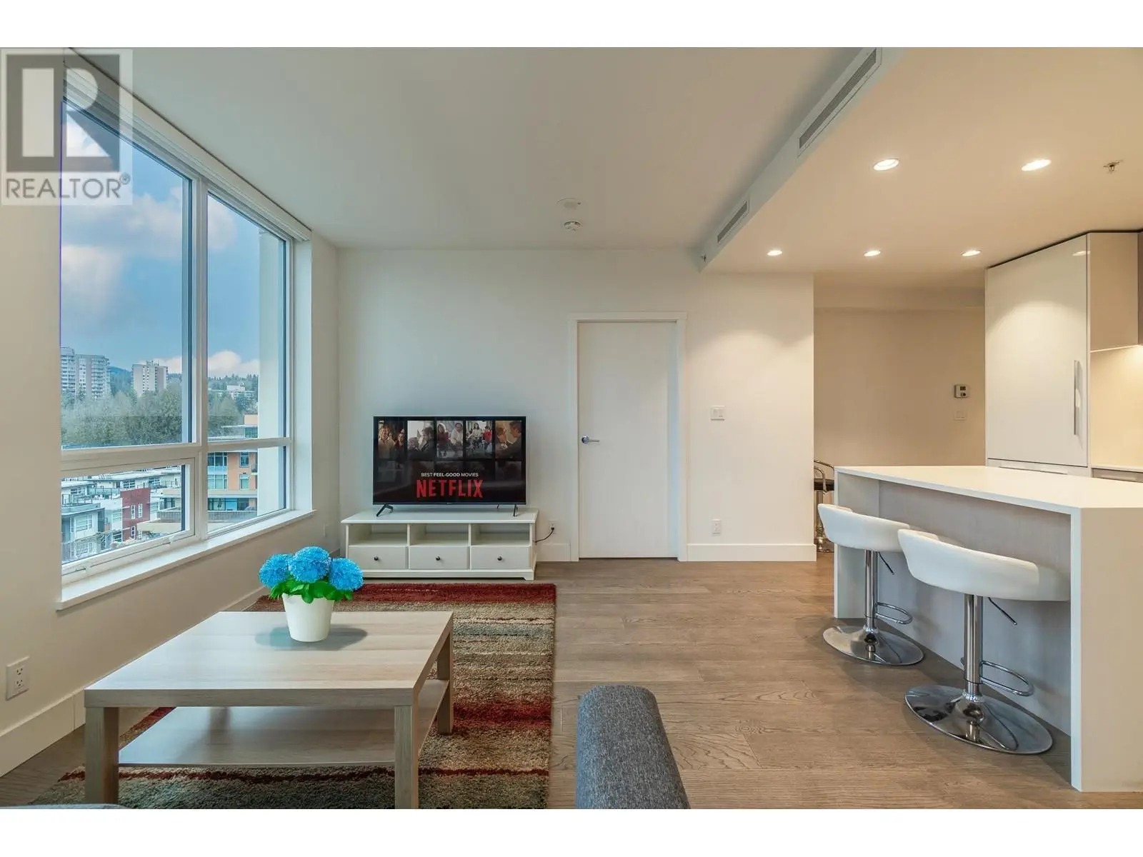 606 1675 Lions Gate Lane, North Vancouver, British Columbia  V7P 3B4 - Photo 4 - R2969026