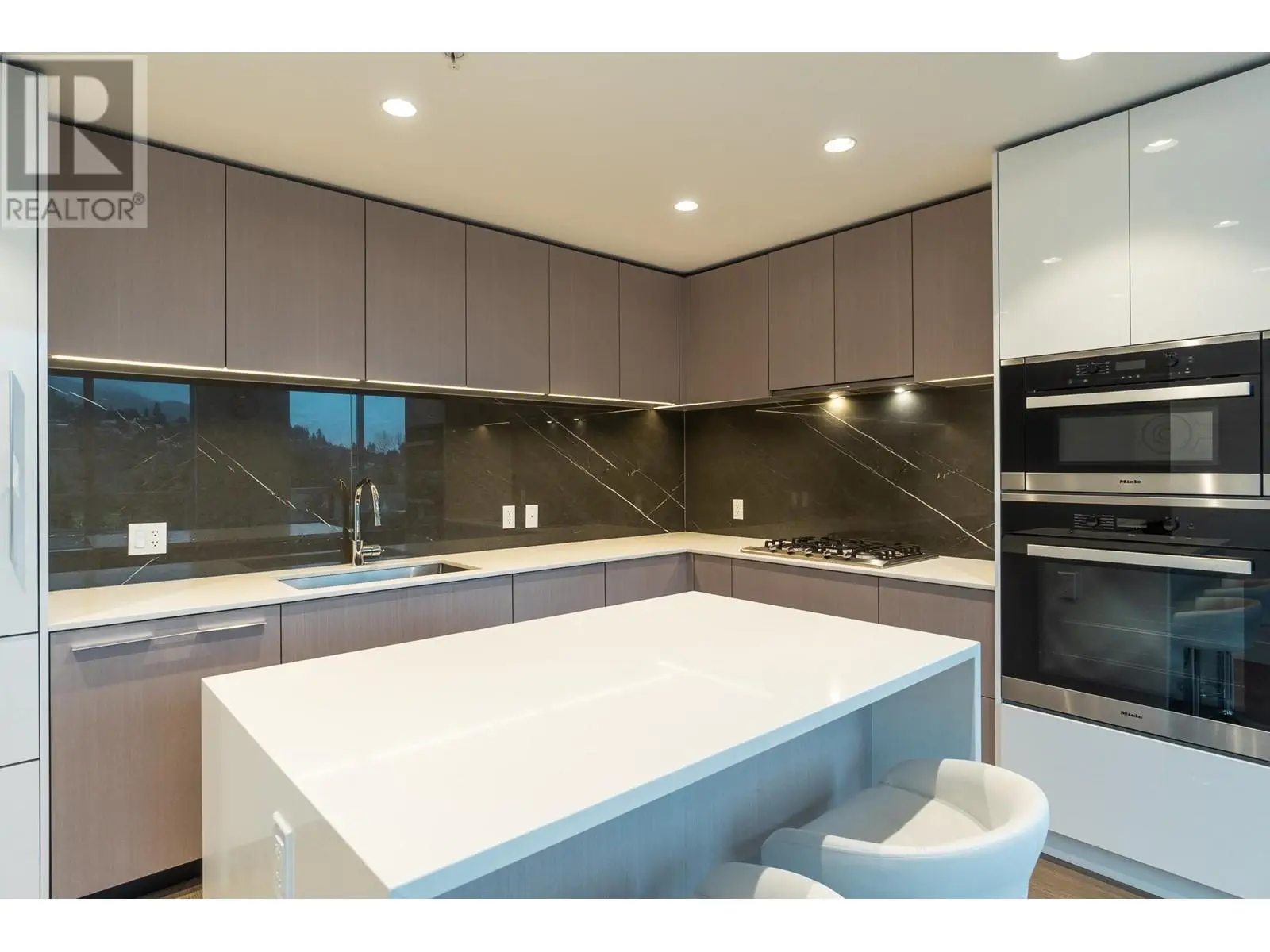 606 1675 Lions Gate Lane, North Vancouver, British Columbia  V7P 3B4 - Photo 11 - R2969026