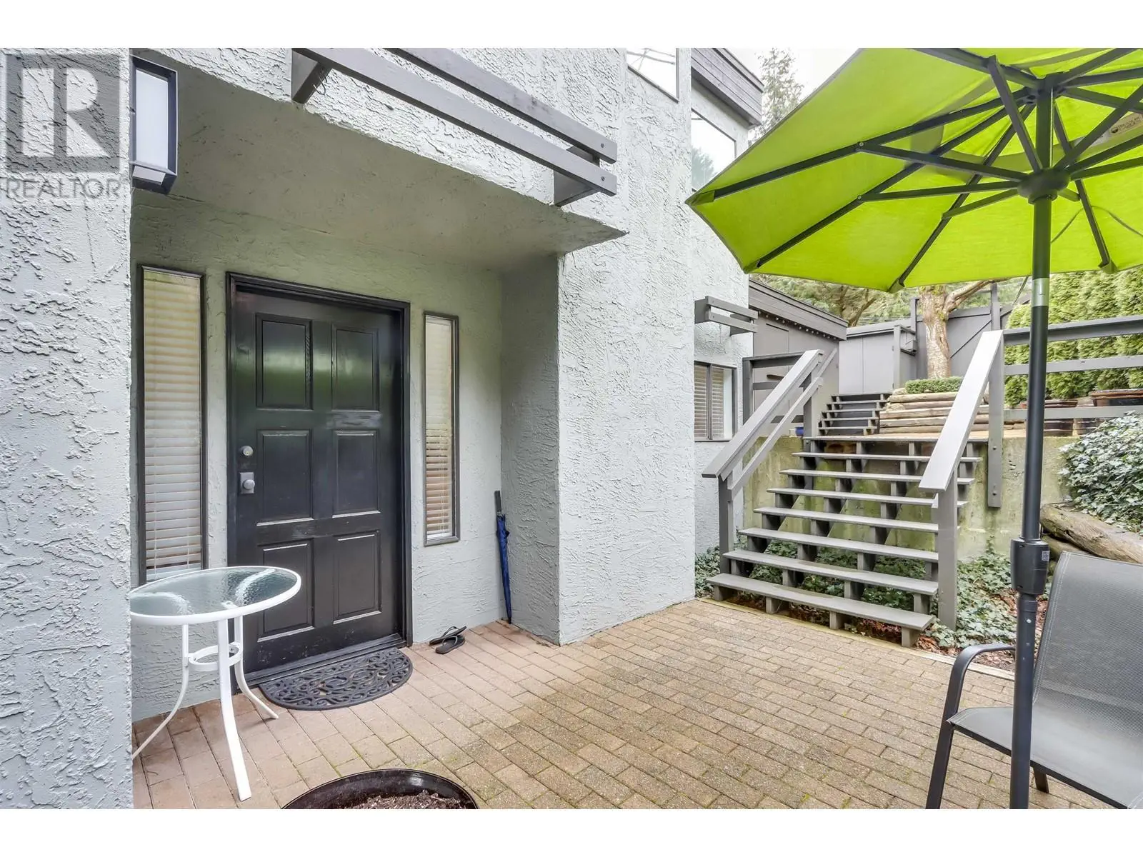 6590 Nelson Avenue, West Vancouver, British Columbia  V7W 2A9 - Photo 2 - R2973524