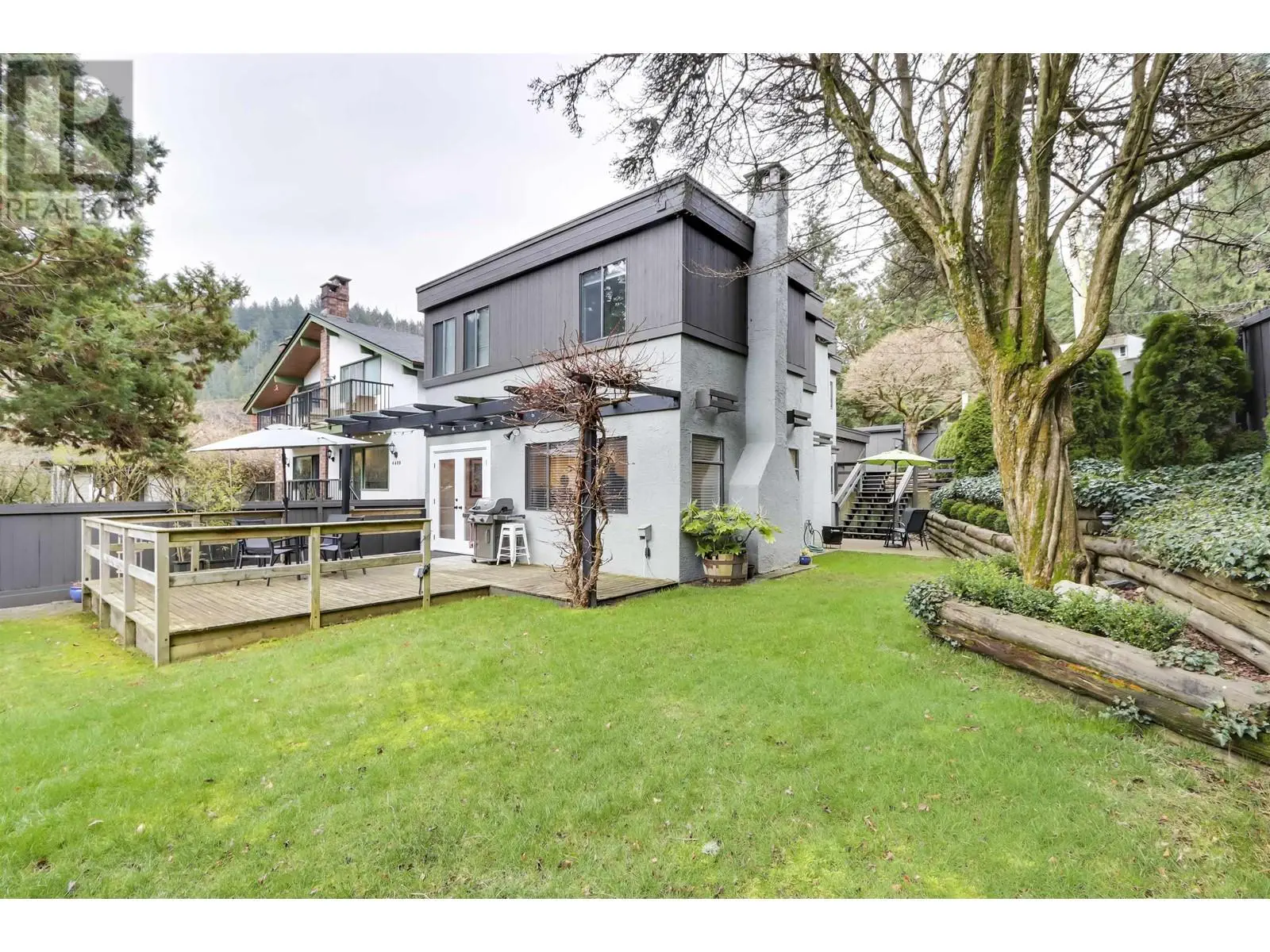 6590 Nelson Avenue, West Vancouver, British Columbia  V7W 2A9 - Photo 1 - R2973524