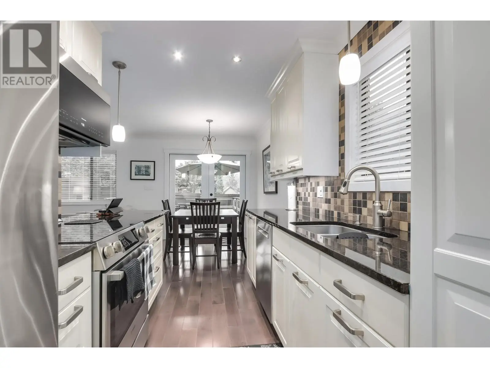 6590 Nelson Avenue, West Vancouver, British Columbia  V7W 2A9 - Photo 10 - R2973524