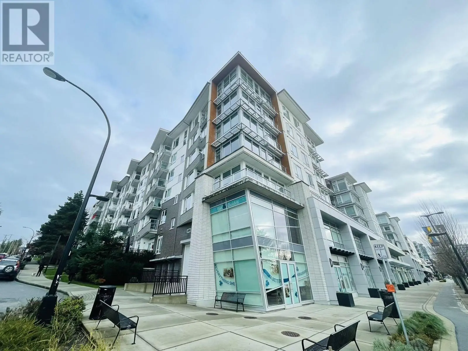 107 277 W 1st Street, North Vancouver, British Columbia  V7M 0E8 - Photo 2 - R2975804