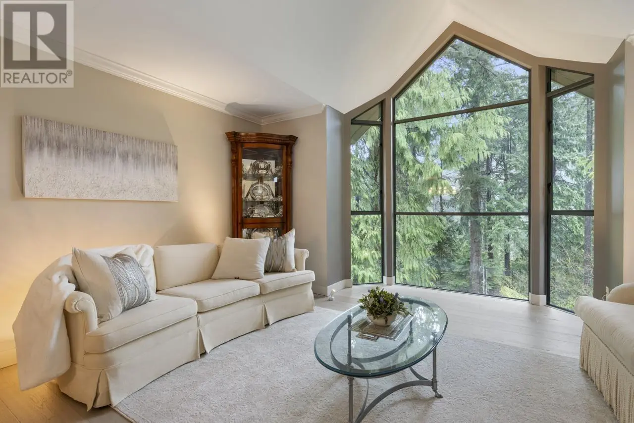 301 3288 Capilano Crescent, North Vancouver, British Columbia  V7R 4H7 - Photo 6 - R2981180