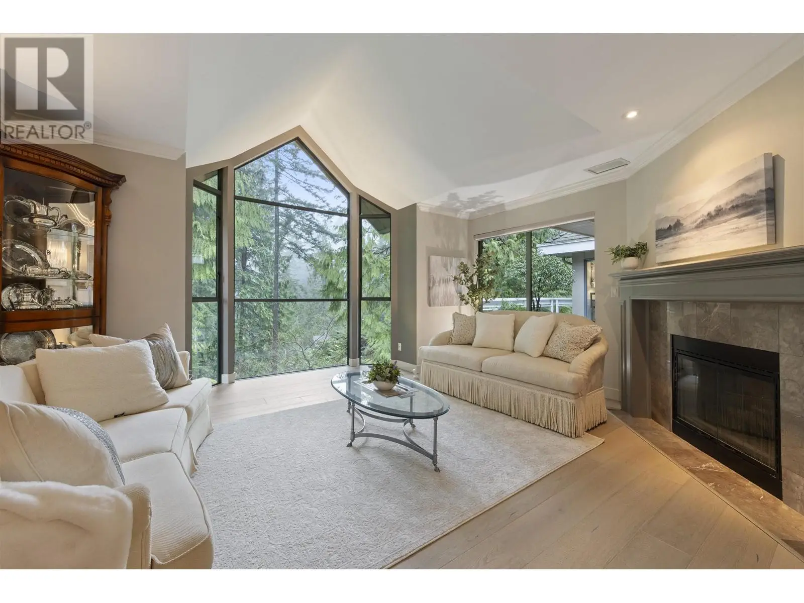 301 3288 Capilano Crescent, North Vancouver, British Columbia  V7R 4H7 - Photo 7 - R2981180