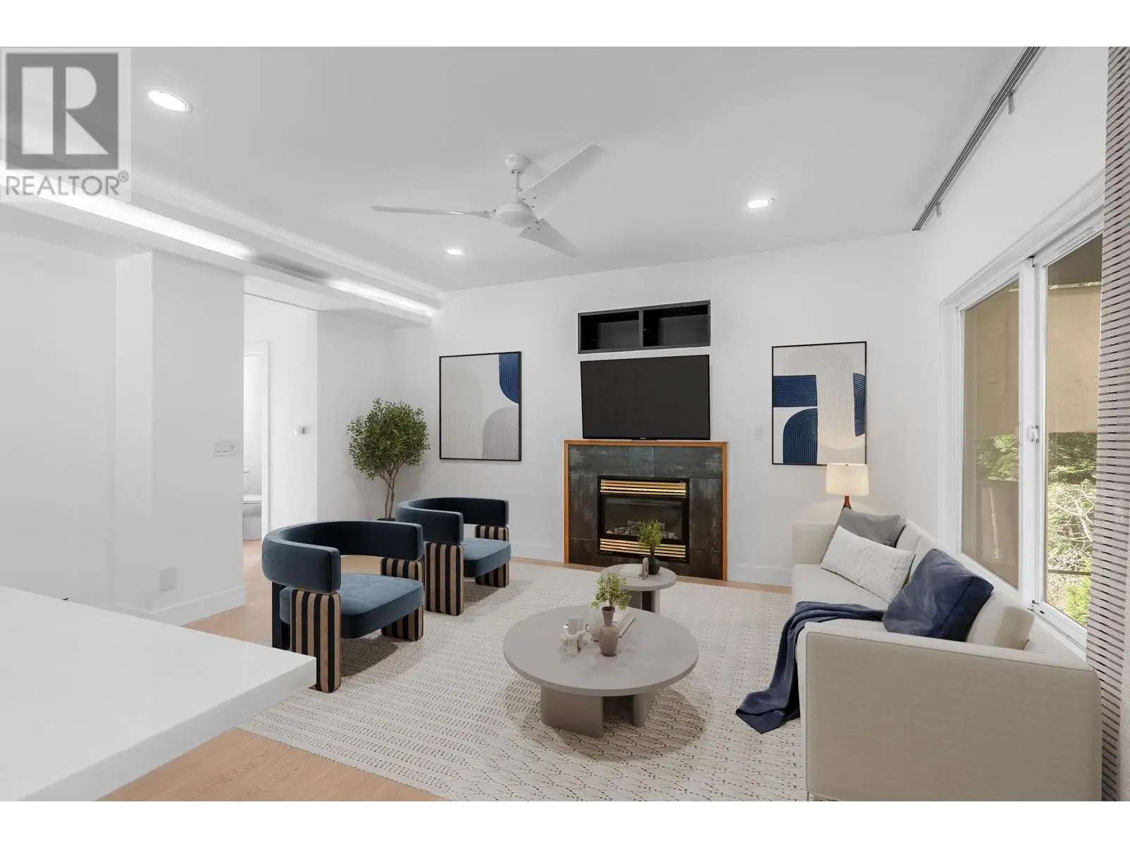 552 W 25th Street, North Vancouver, British Columbia  V7N 2G3 - Photo 11 - R2983450