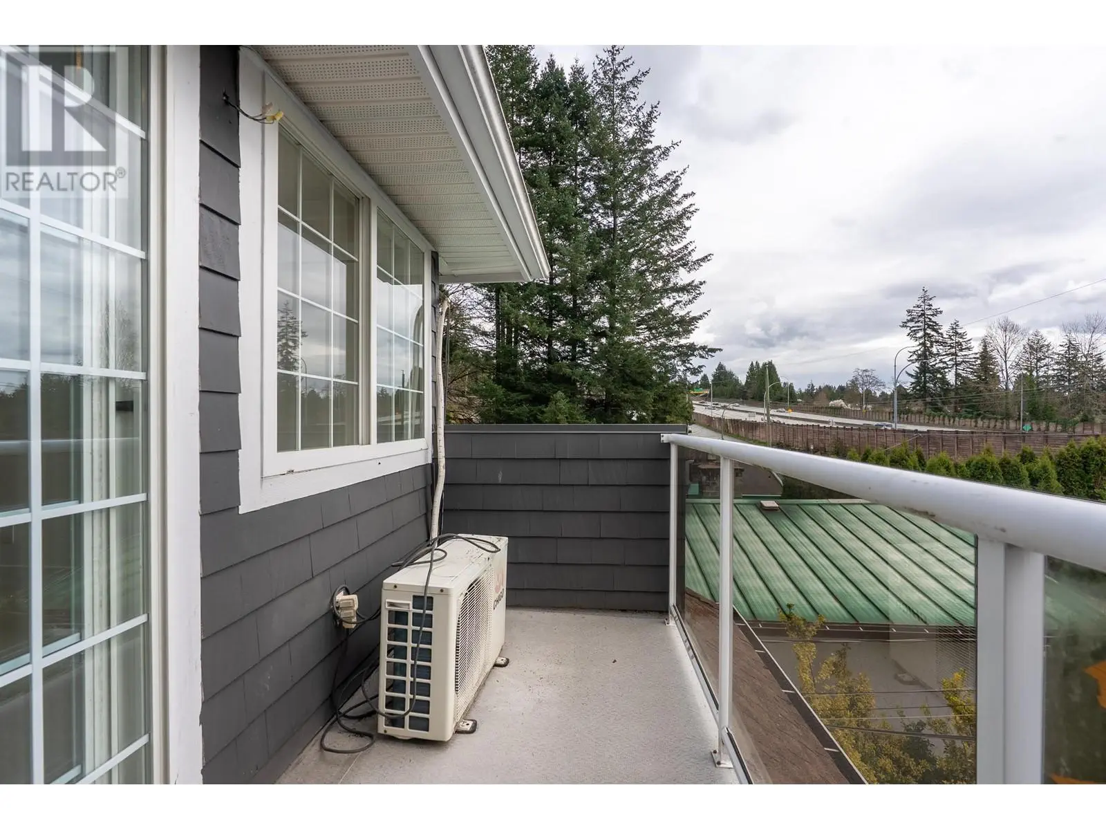 552 W 25th Street, North Vancouver, British Columbia  V7N 2G3 - Photo 24 - R2983450