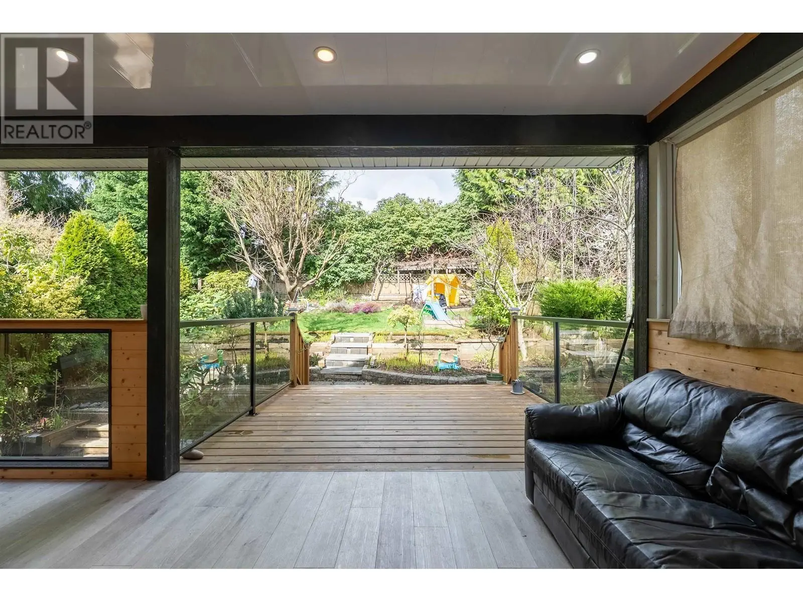 552 W 25th Street, North Vancouver, British Columbia  V7N 2G3 - Photo 16 - R2983450