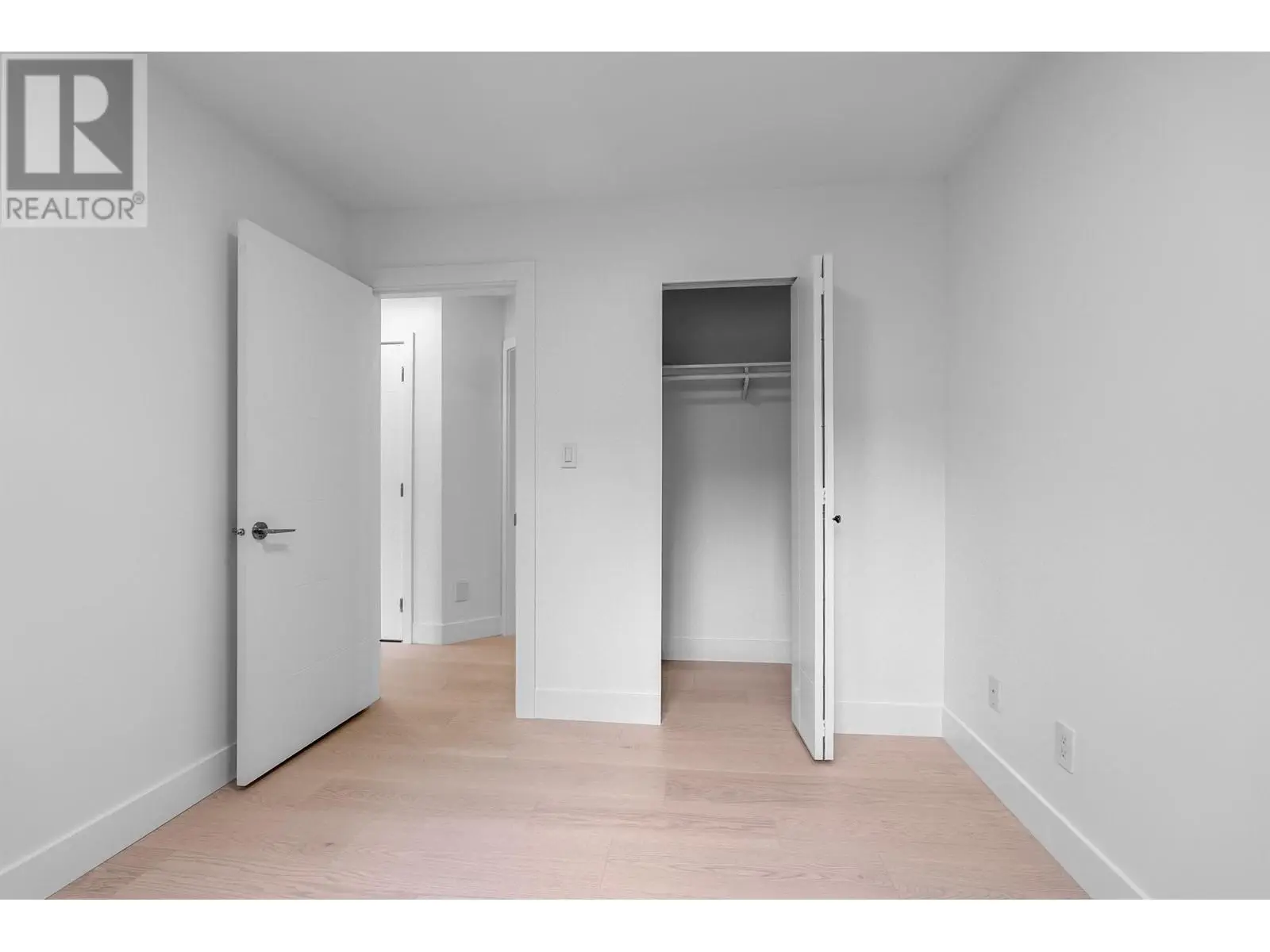 552 W 25th Street, North Vancouver, British Columbia  V7N 2G3 - Photo 30 - R2983450