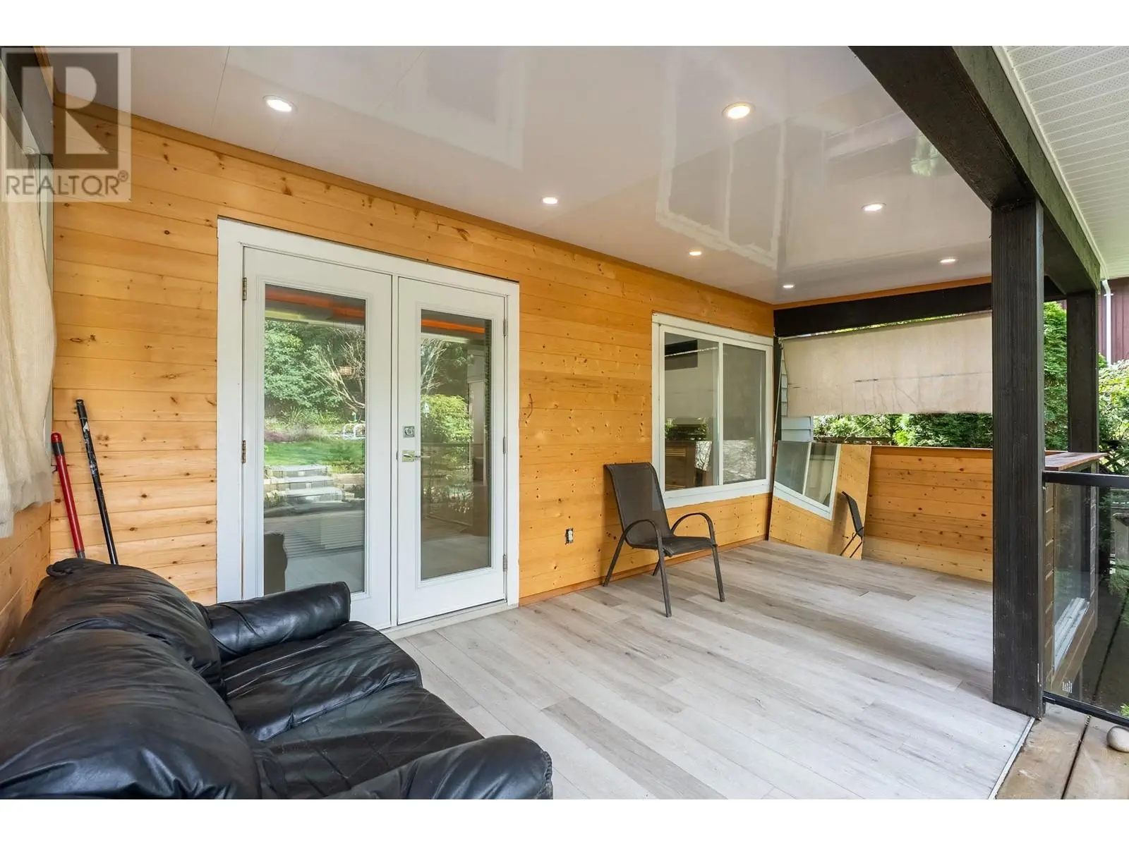 552 W 25th Street, North Vancouver, British Columbia  V7N 2G3 - Photo 17 - R2983450