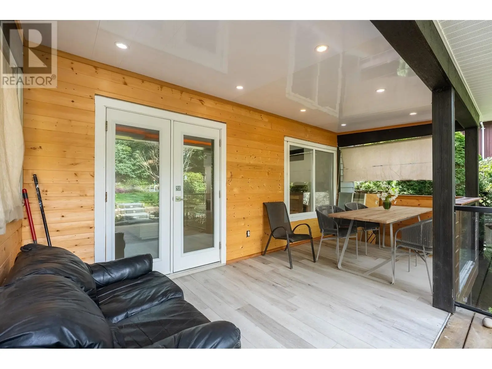 552 W 25th Street, North Vancouver, British Columbia  V7N 2G3 - Photo 18 - R2983450