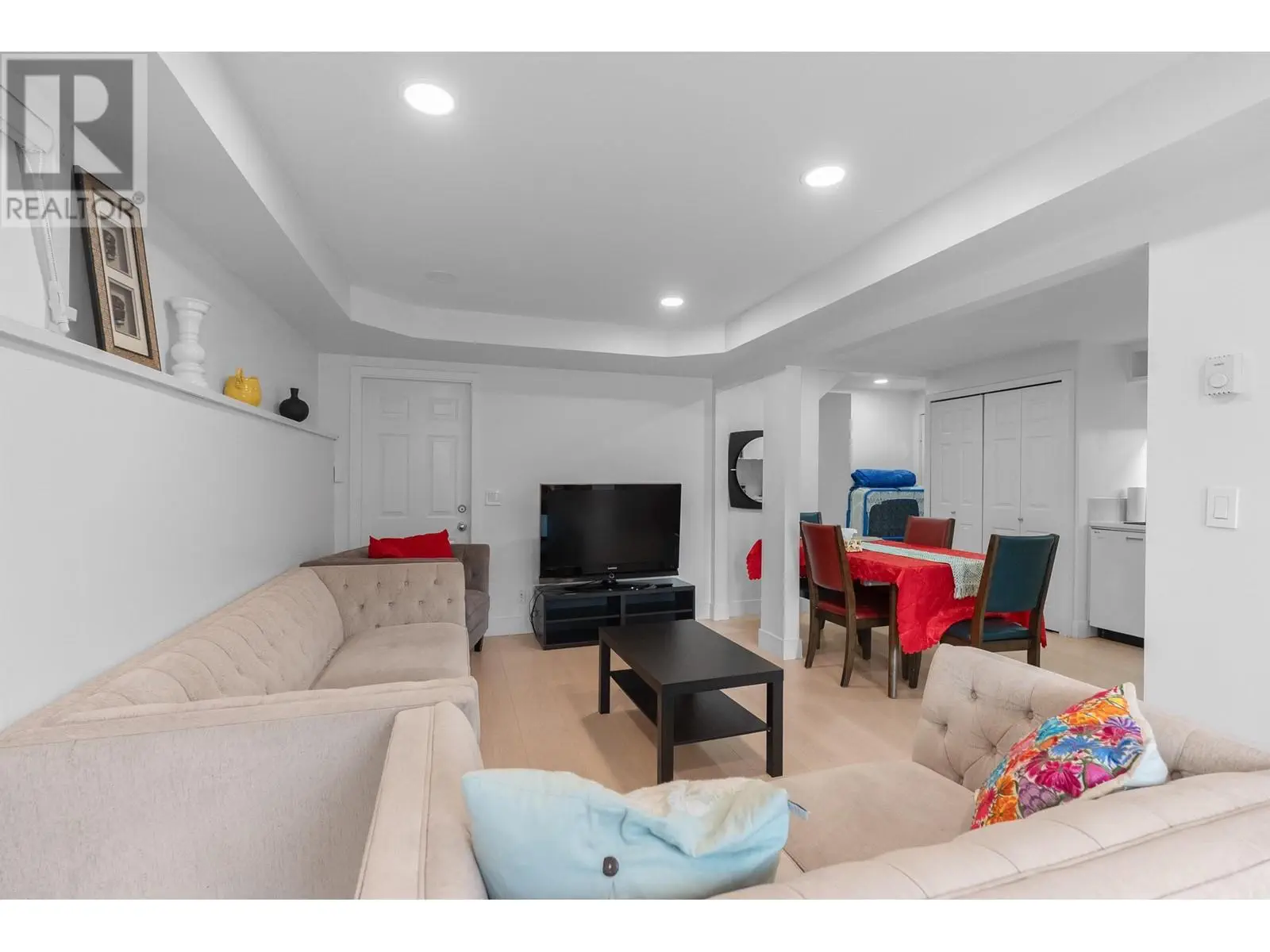 552 W 25th Street, North Vancouver, British Columbia  V7N 2G3 - Photo 33 - R2983450