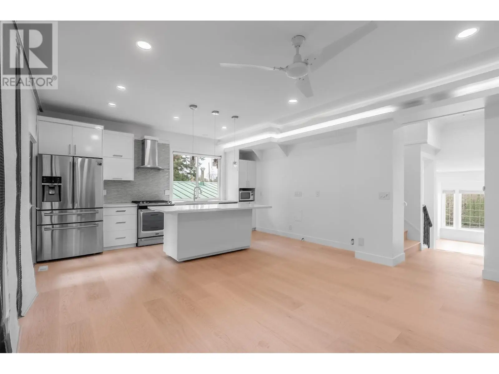 552 W 25th Street, North Vancouver, British Columbia  V7N 2G3 - Photo 12 - R2983450