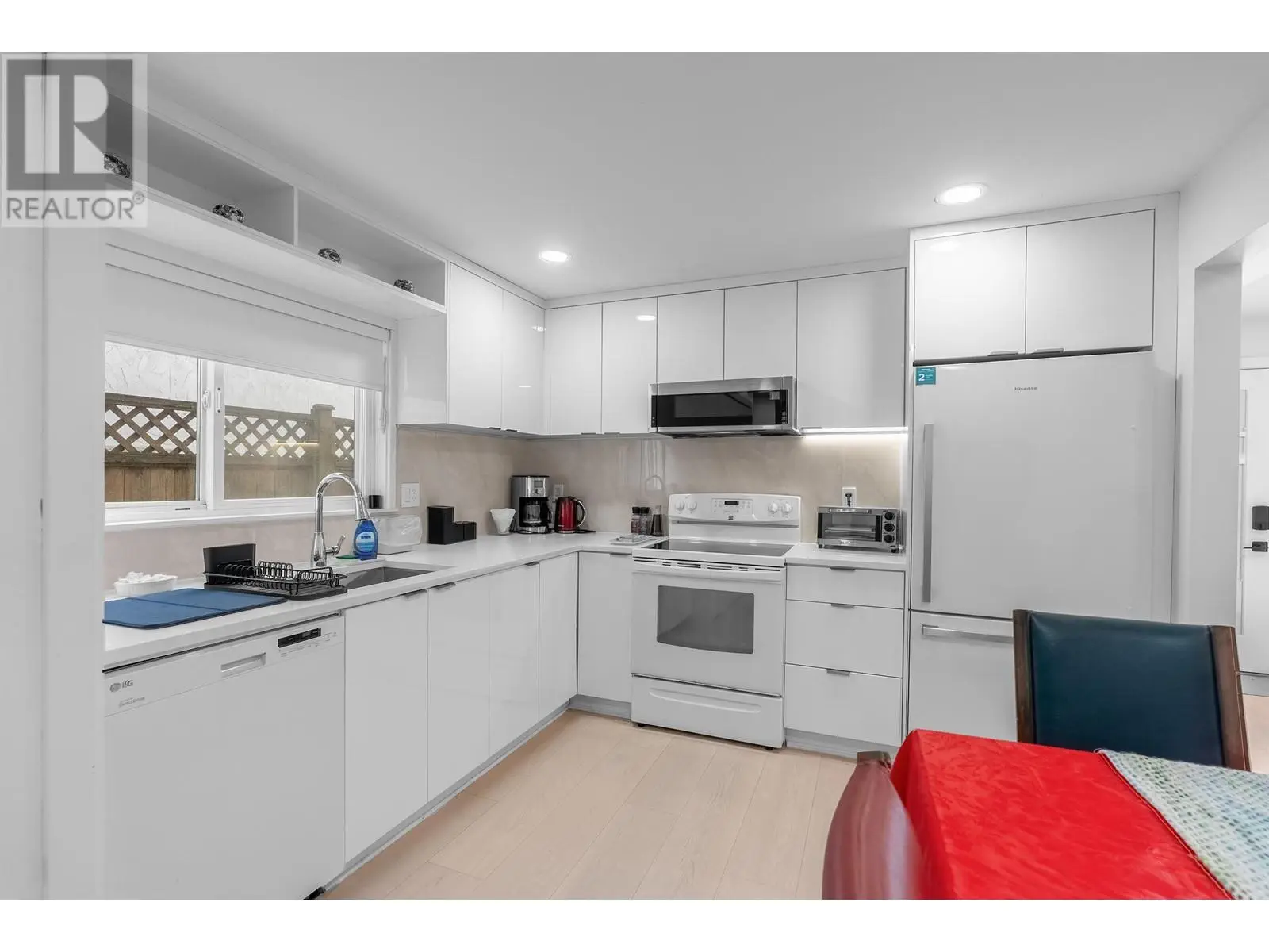 552 W 25th Street, North Vancouver, British Columbia  V7N 2G3 - Photo 35 - R2983450