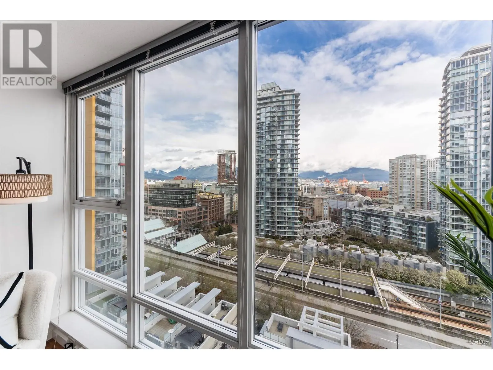 1202 131 Regiment Square, Vancouver, British Columbia  V6B 1X6 - Photo 9 - R2985269