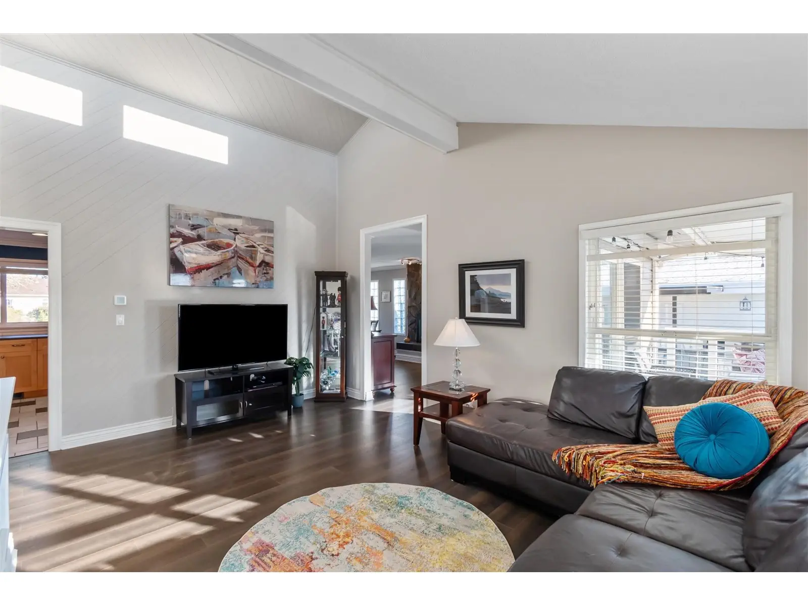 15531 Roper Avenue, White Rock, British Columbia  V4B 2G4 - Photo 2 - R2951728