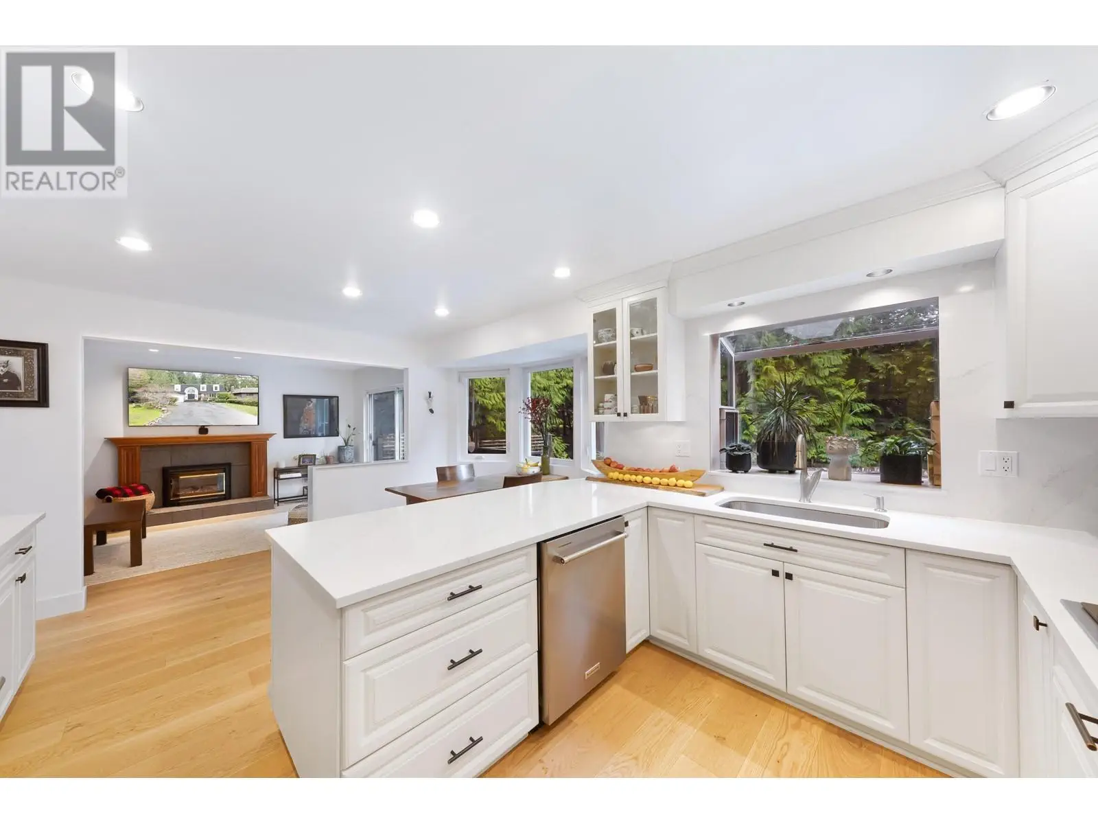 5446 Cliffridge Avenue, North Vancouver, British Columbia  V7R 4M4 - Photo 14 - R2986887