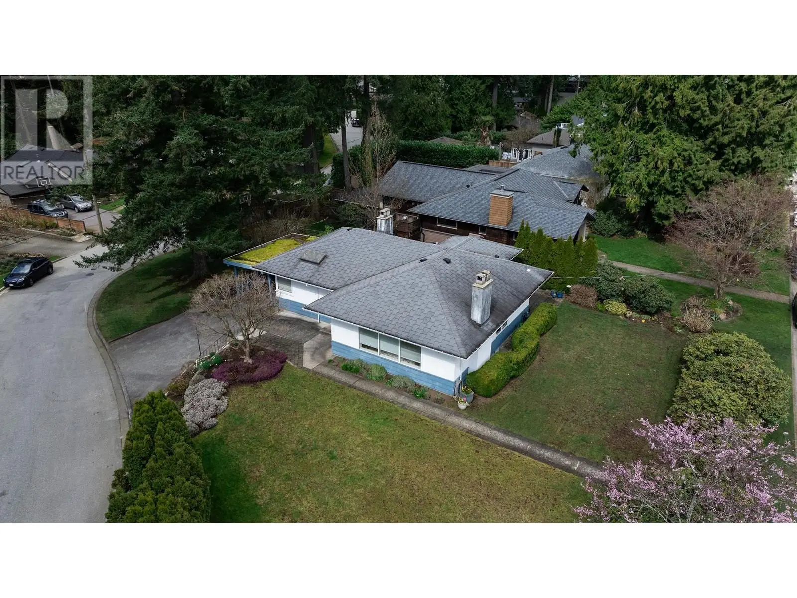 4143 Virginia Crescent, North Vancouver, British Columbia  V7R 3Z7 - Photo 1 - R2986923
