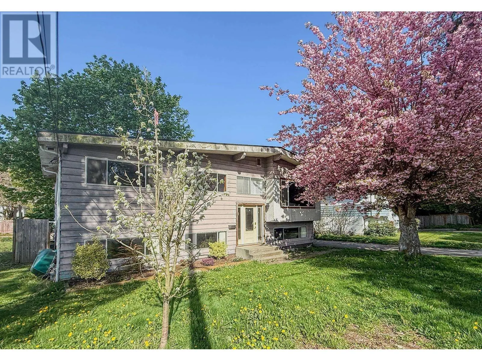3661 Vincent Street, Port Coquitlam, British Columbia  V3B 3T8 - Photo 1 - R2988962