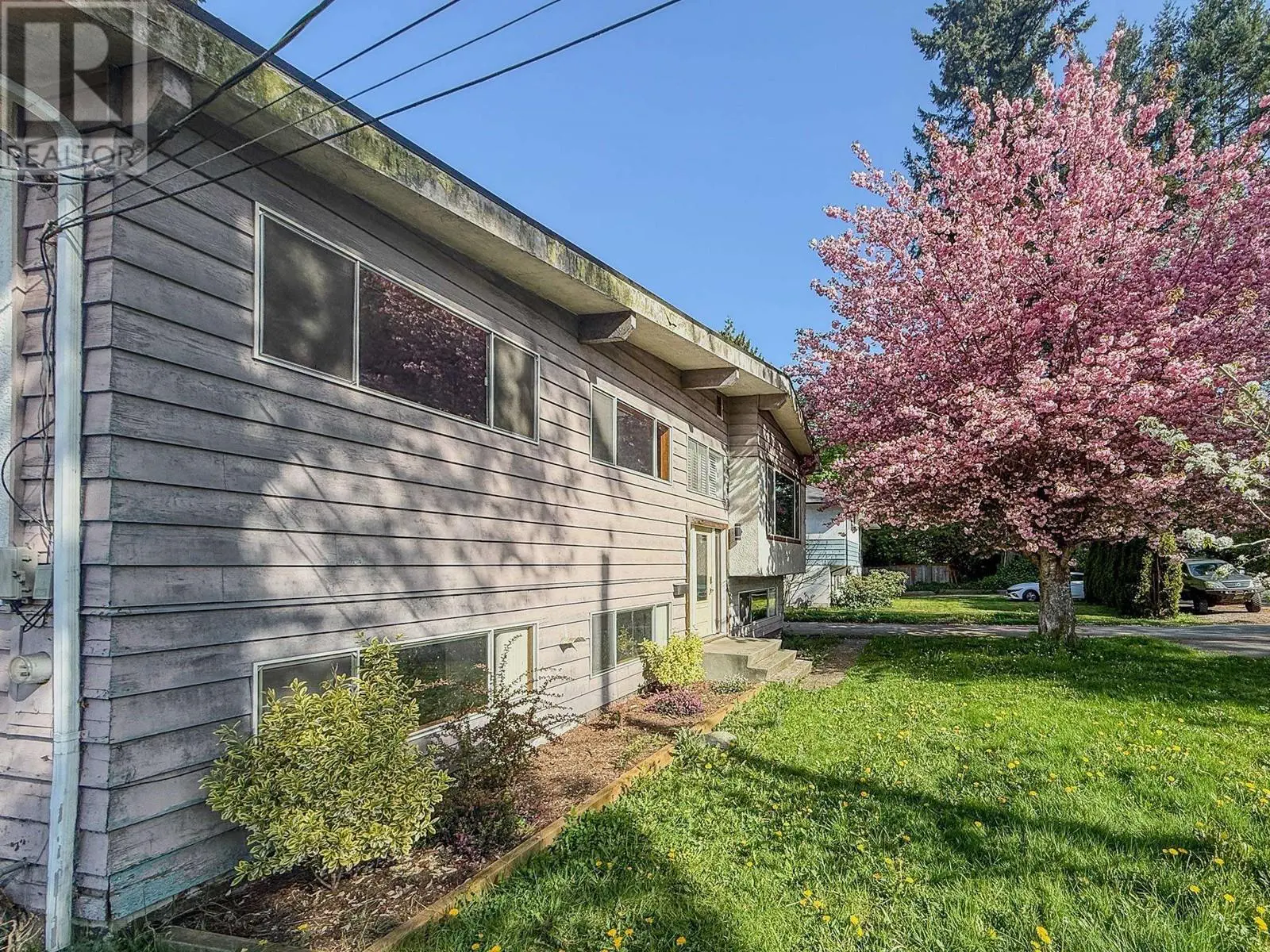 3661 Vincent Street, Port Coquitlam, British Columbia  V3B 3T8 - Photo 2 - R2988962