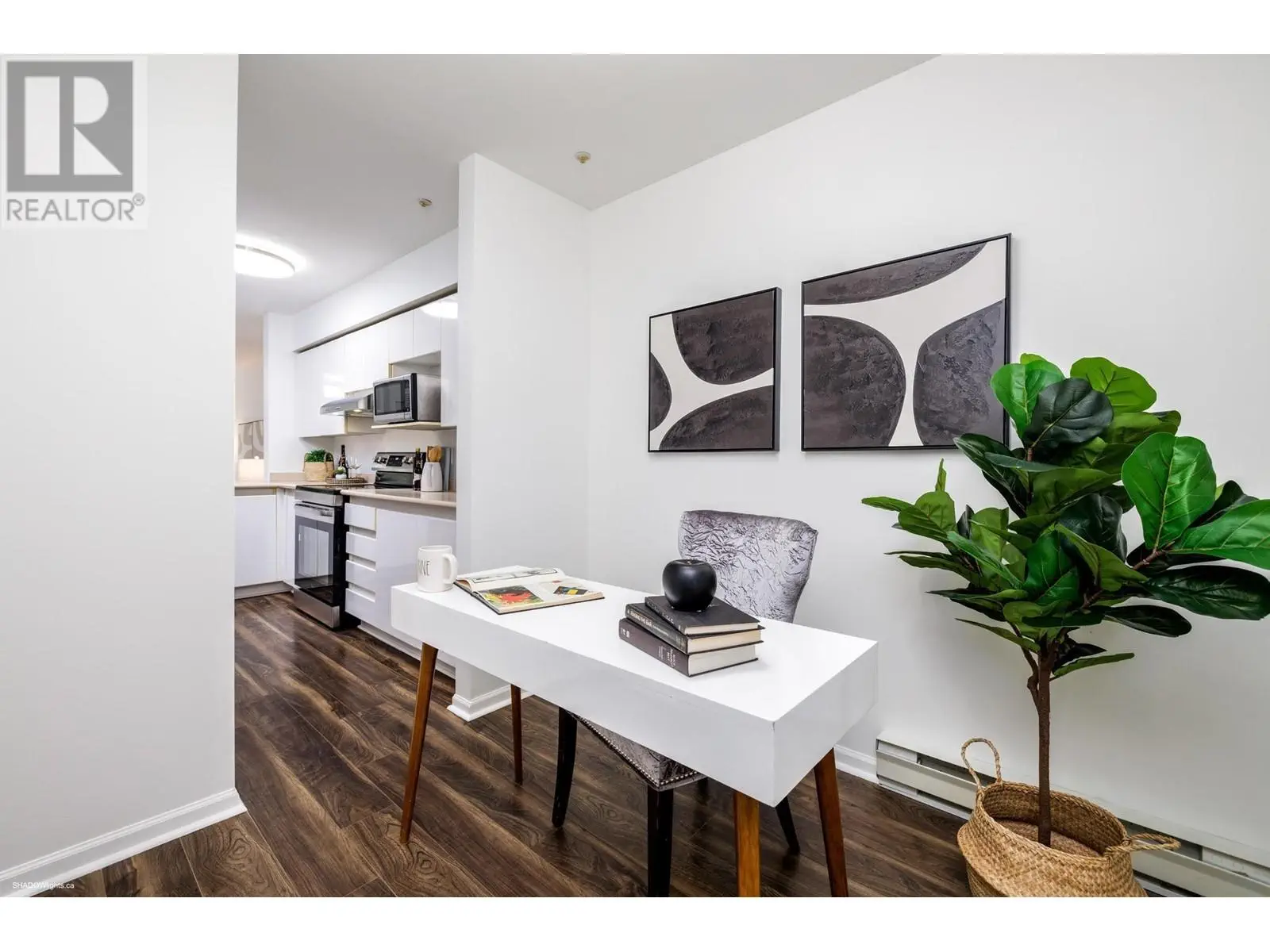 307 1189 Westwood Street, Coquitlam, British Columbia  V3B 7P5 - Photo 2 - R2988816