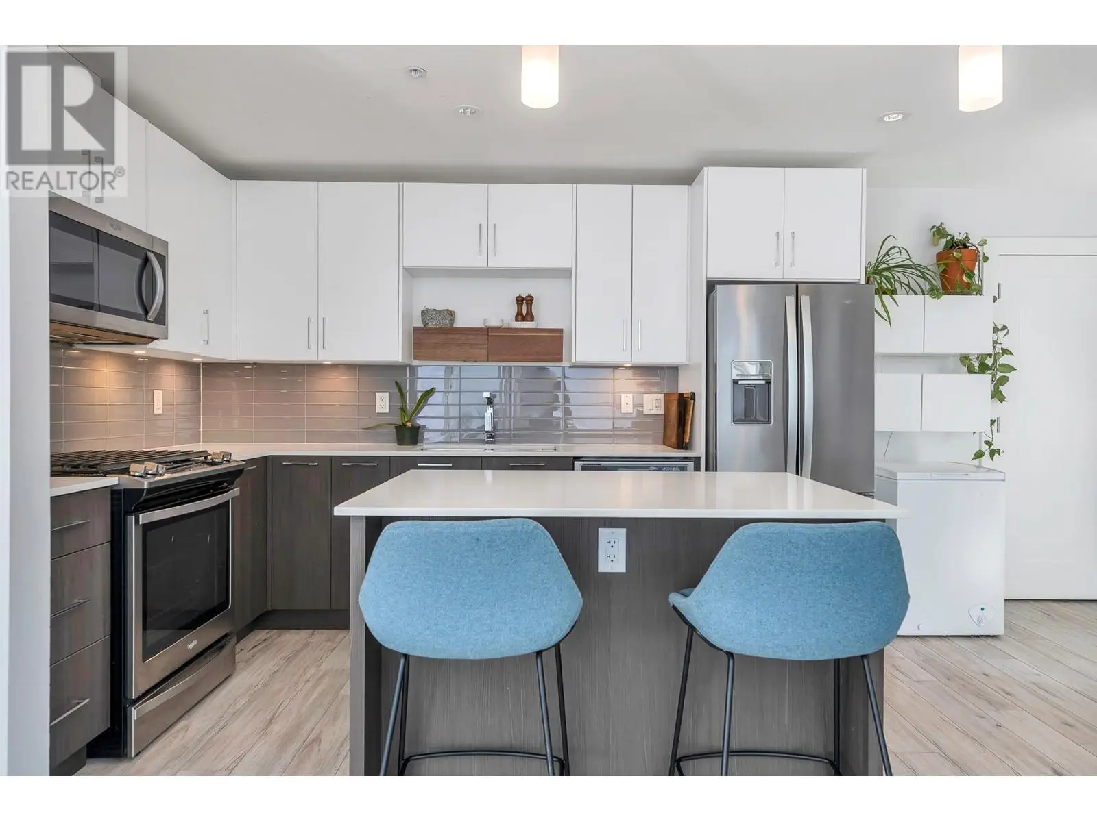 325 13040 No. 2 Road, Richmond, British Columbia  V7E 0C4 - Photo 2 - R2990465