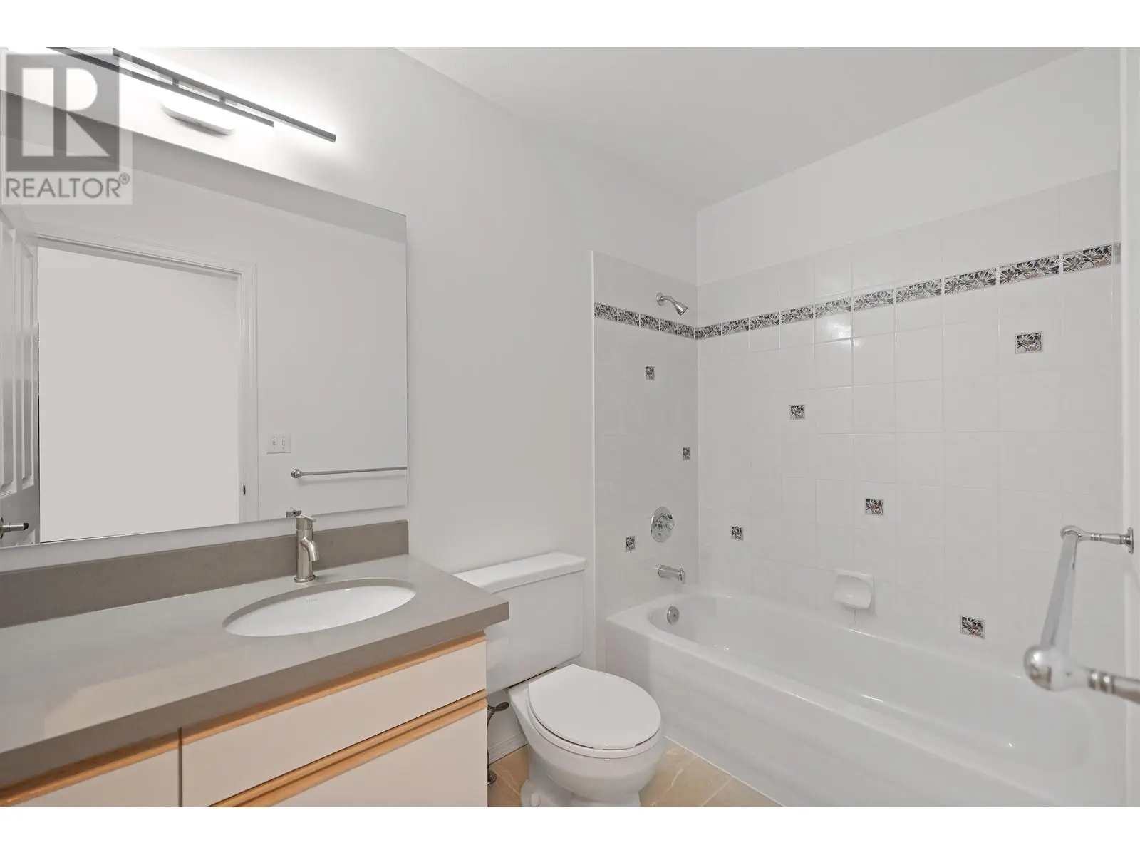 318 E 6th Street, North Vancouver, British Columbia  V7L 1P6 - Photo 24 - R2986178