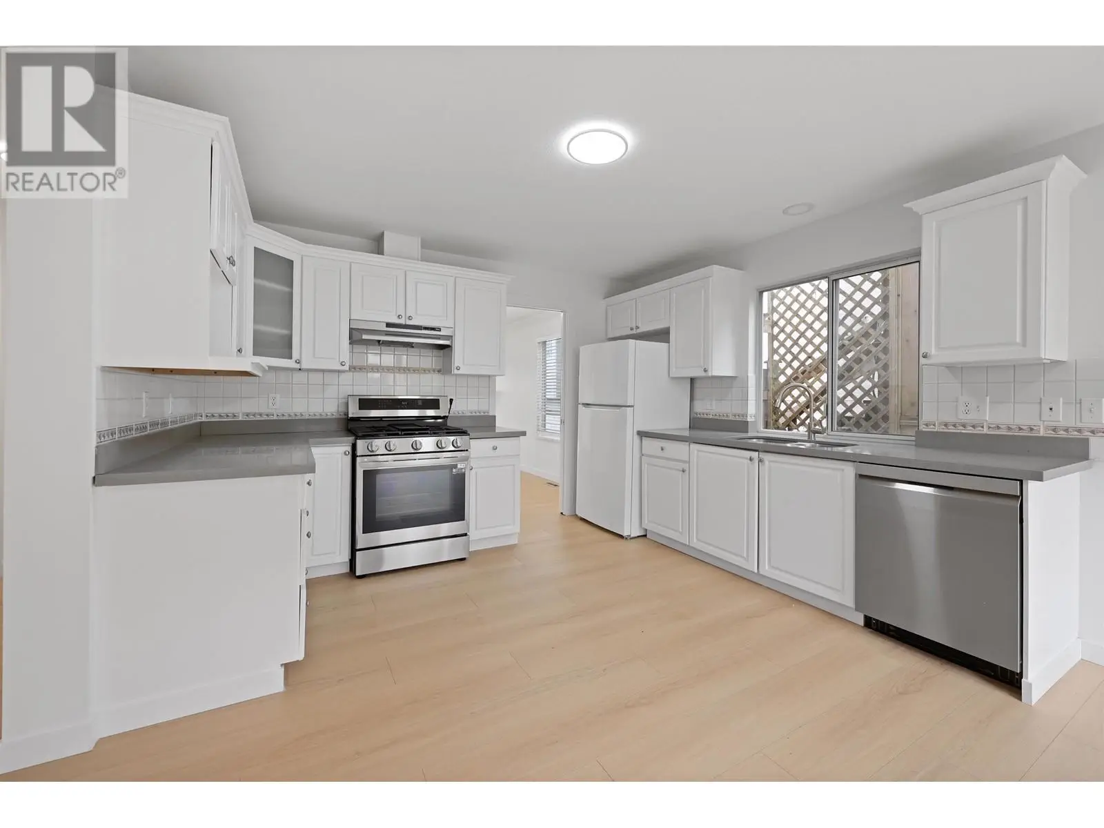 318 E 6th Street, North Vancouver, British Columbia  V7L 1P6 - Photo 14 - R2986178