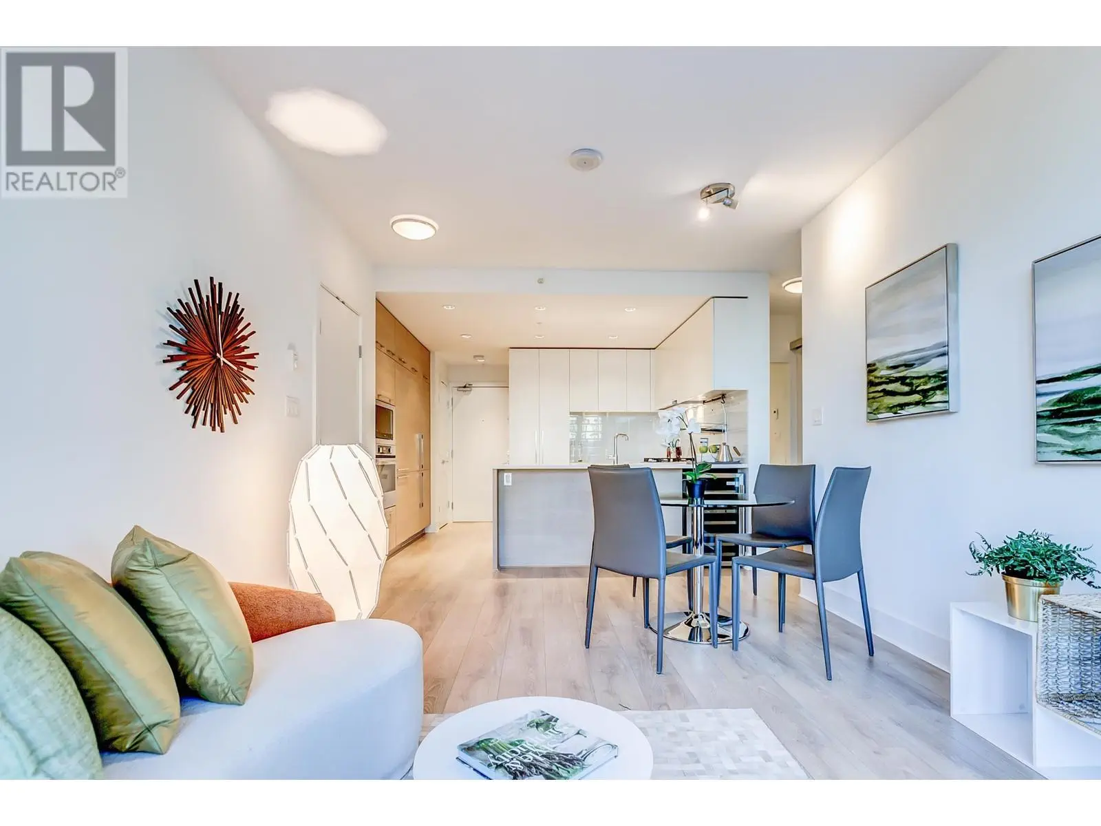 2206 1188 Pinetree Way, Coquitlam, British Columbia  V3B 0K9 - Photo 1 - R2992440