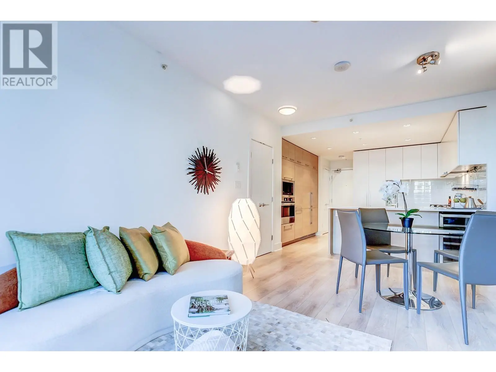 2206 1188 Pinetree Way, Coquitlam, British Columbia  V3B 0K9 - Photo 2 - R2992440